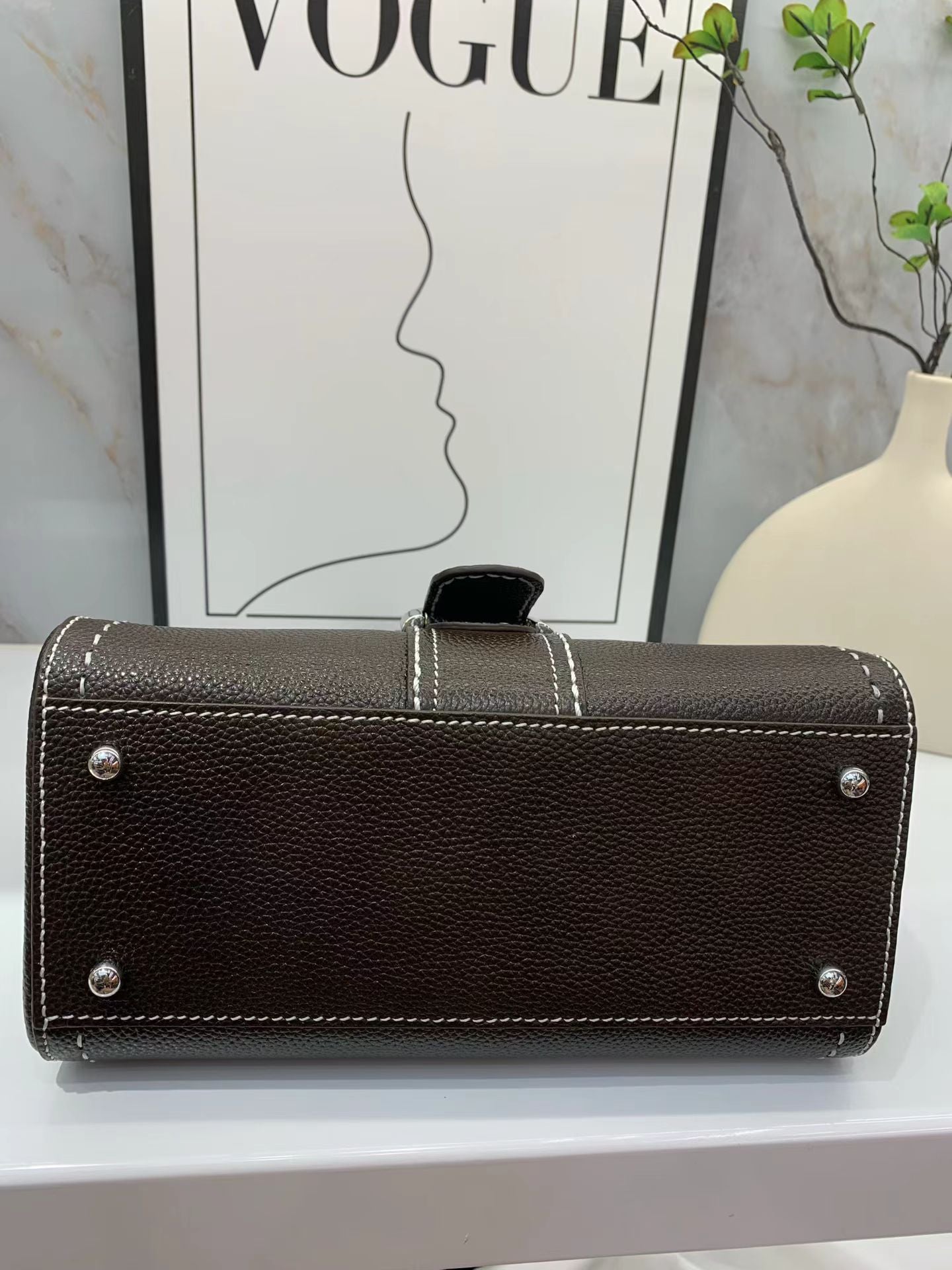 [PD1133] Luxury grade Barenia leather flap bag — available in small (18 cm), 20 cm, and 25 cm sizes; smooth, delicate, structured design; crossbody style. PD1133