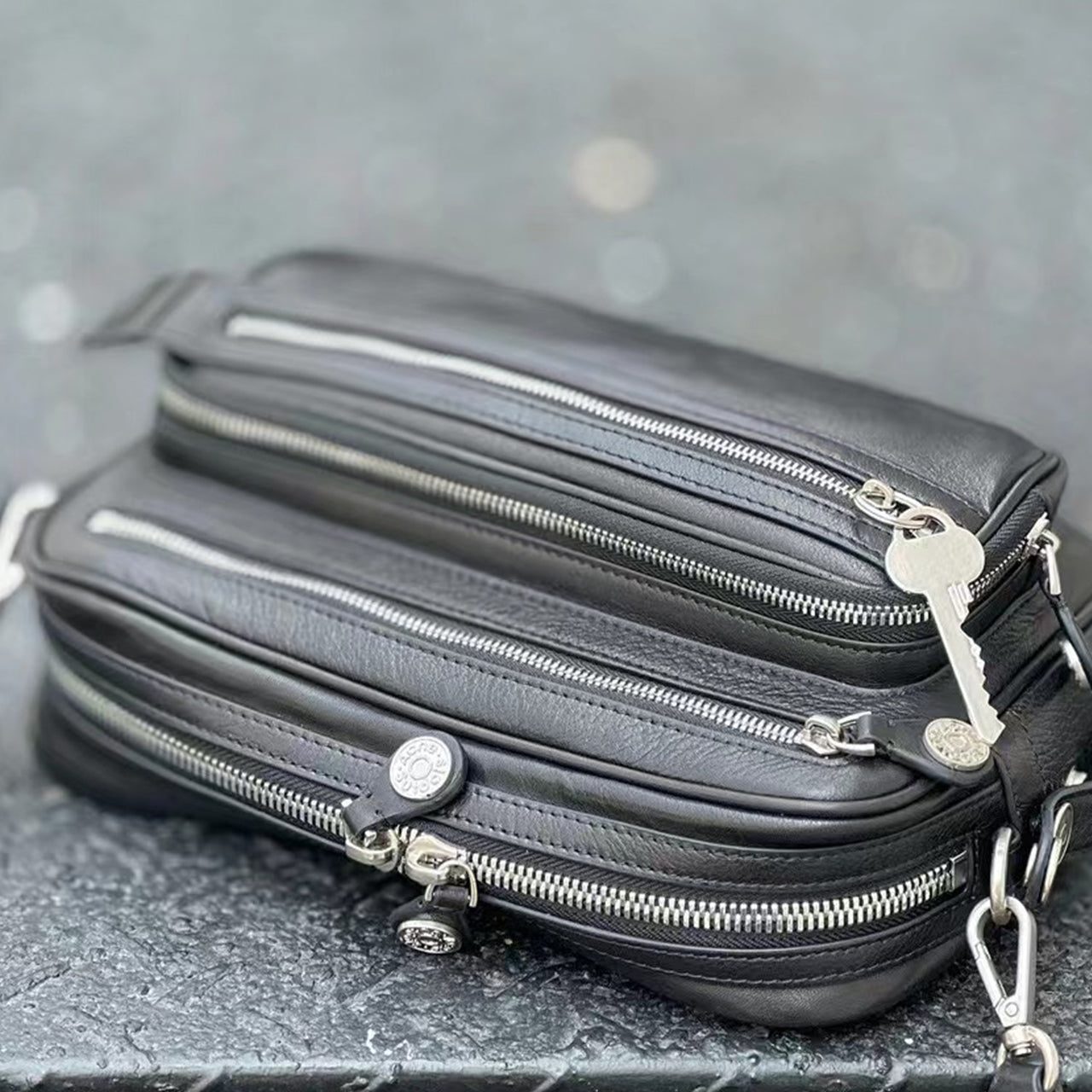 [PD0900]28cm Luxury-Grade Tree Sap Leather Camera Bag, Unisex Genuine Leather Handbag and Crossbody Bag PD0900