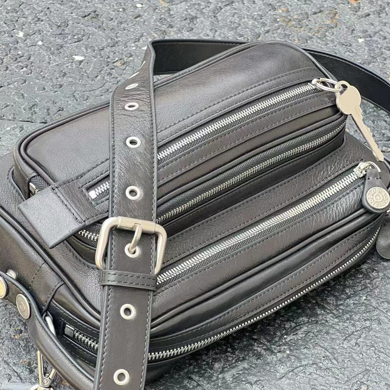 [PD0900]28cm Luxury-Grade Tree Sap Leather Camera Bag, Unisex Genuine Leather Handbag and Crossbody Bag PD0900