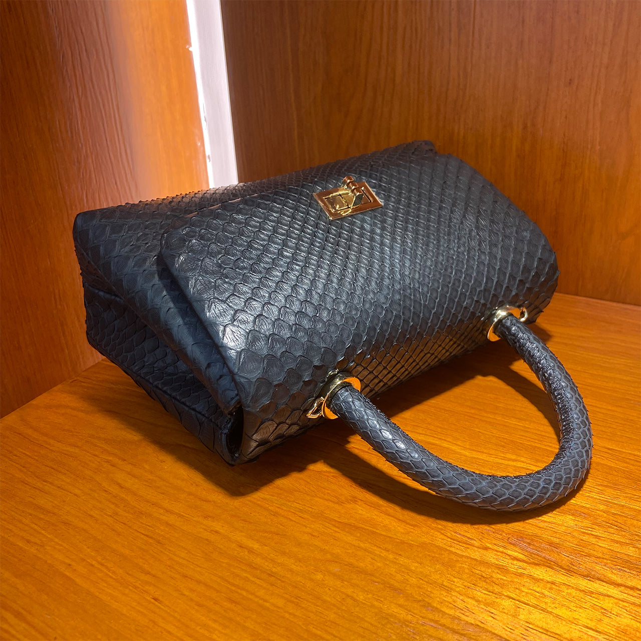 [PD1050] Handmade High end Italian pythonskin with Italian sheepskin interior coco bag crossbody PD1050