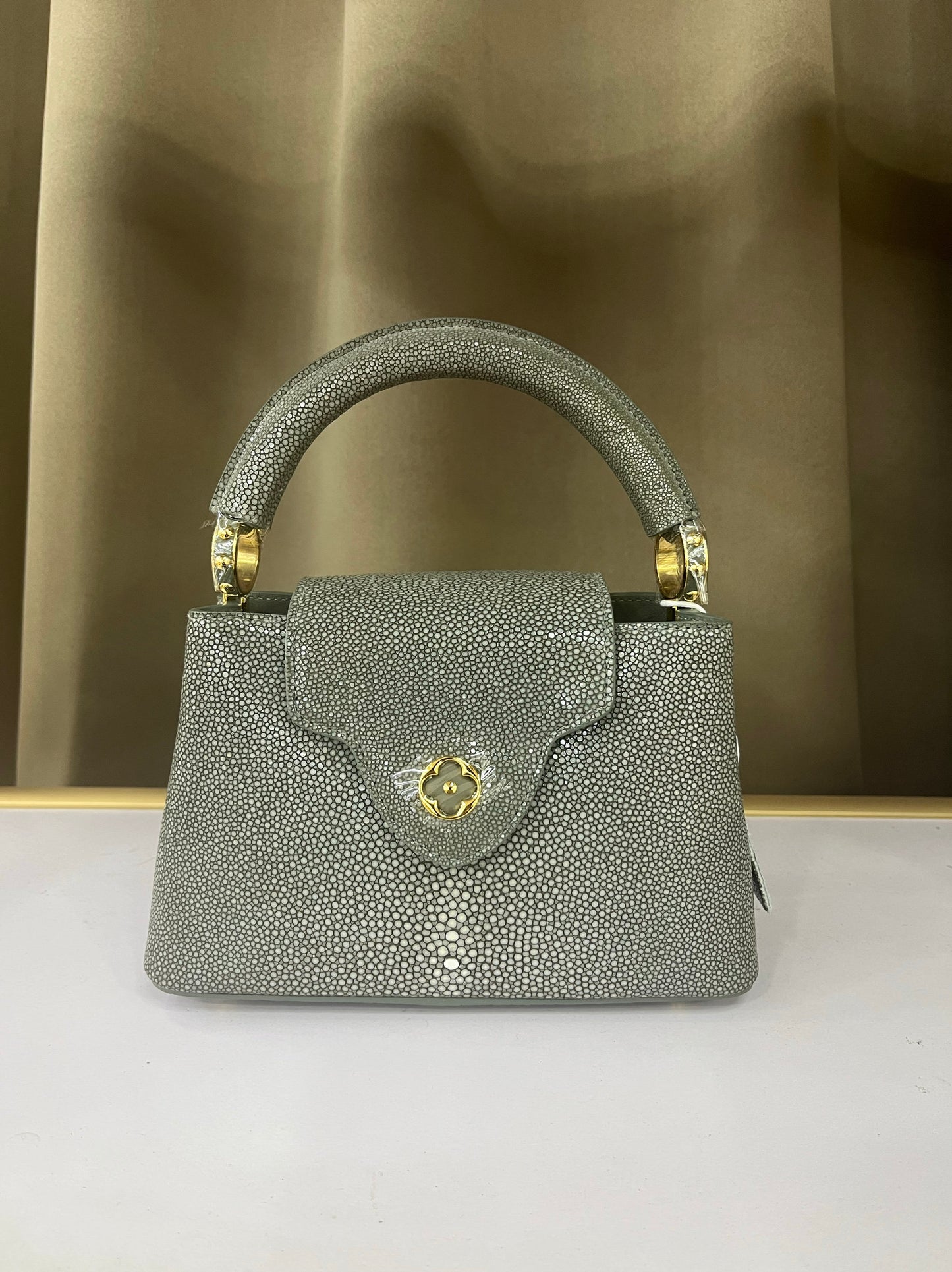 [PD1089] High end genuine stingray leather scratch resistant durable V style long strap sling crossbody handbag gold hardware structured bag PD1089