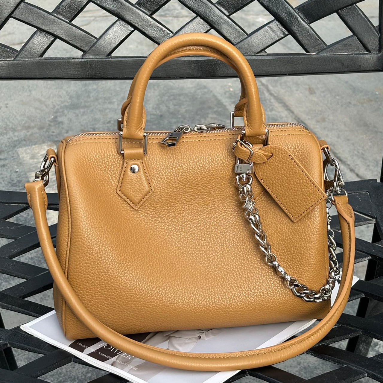 [PD1118] Classic Boston Handbag – Premium Top-Grain Cowhide Leather, Large Capacity, Soft Leather, Suitable for Shoulder or Crossbody Wear PD1118