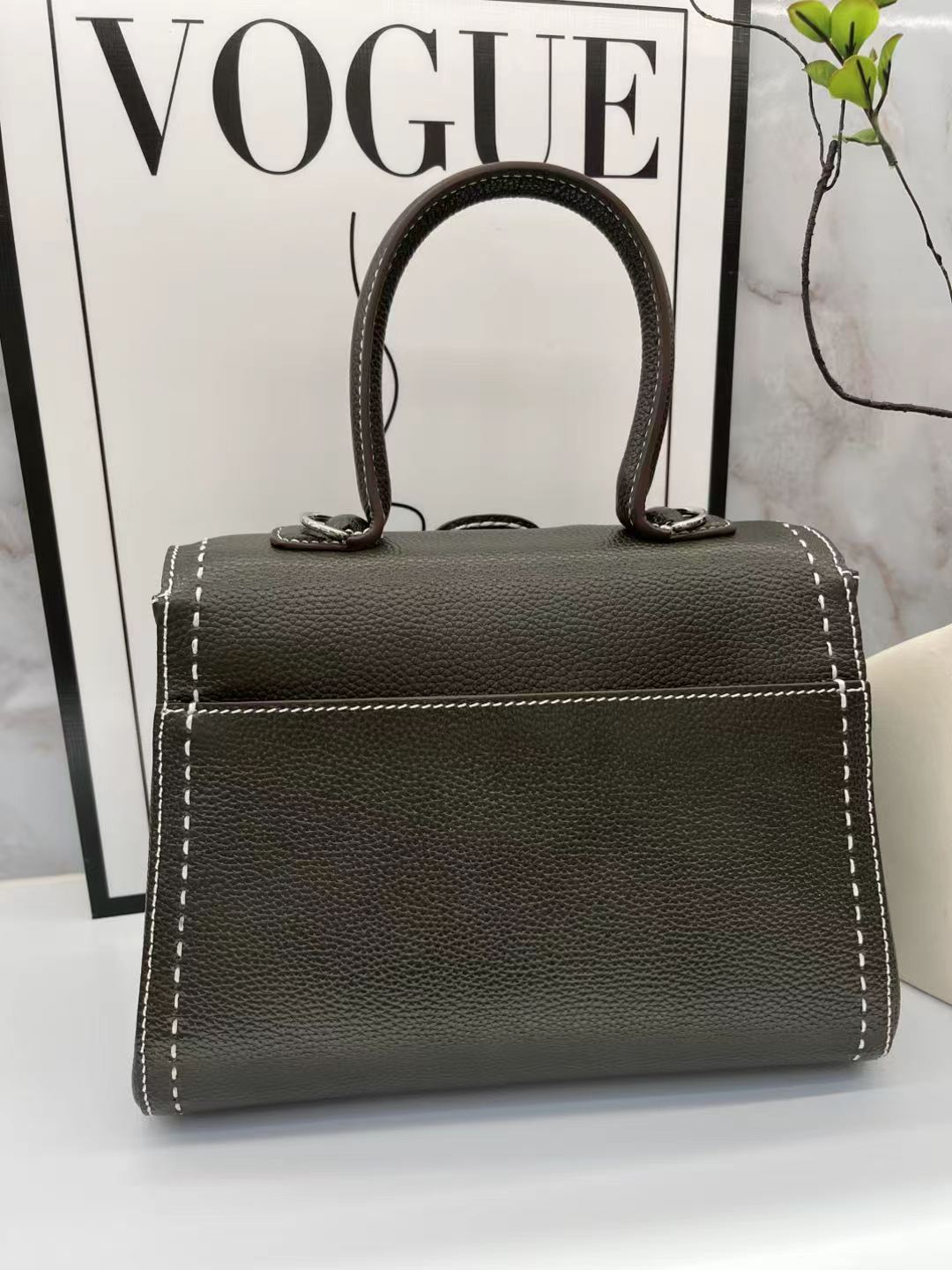 [PD1133] Luxury grade Barenia leather flap bag — available in small (18 cm), 20 cm, and 25 cm sizes; smooth, delicate, structured design; crossbody style. PD1133