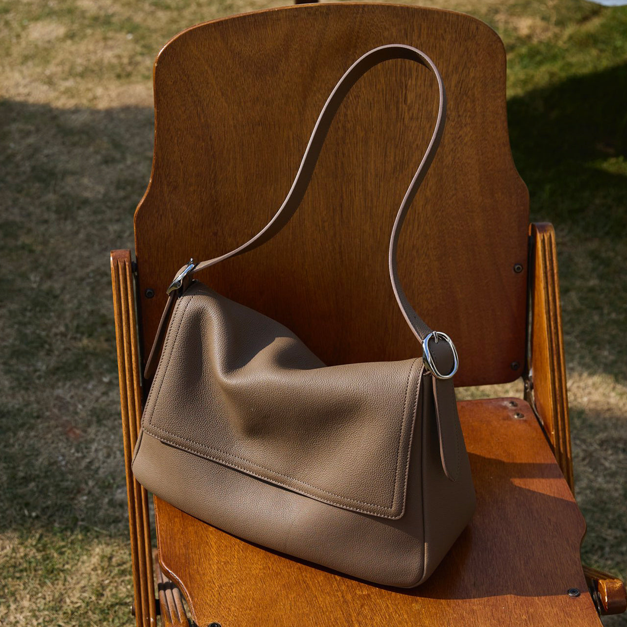 [PD1143] Top Grain Cowhide Leather Flap Shoulder & Crossbody Bag, Small Pebble Grain, Genuine Leather Sling bag, Classic Women's Crossbody Bag PD1143