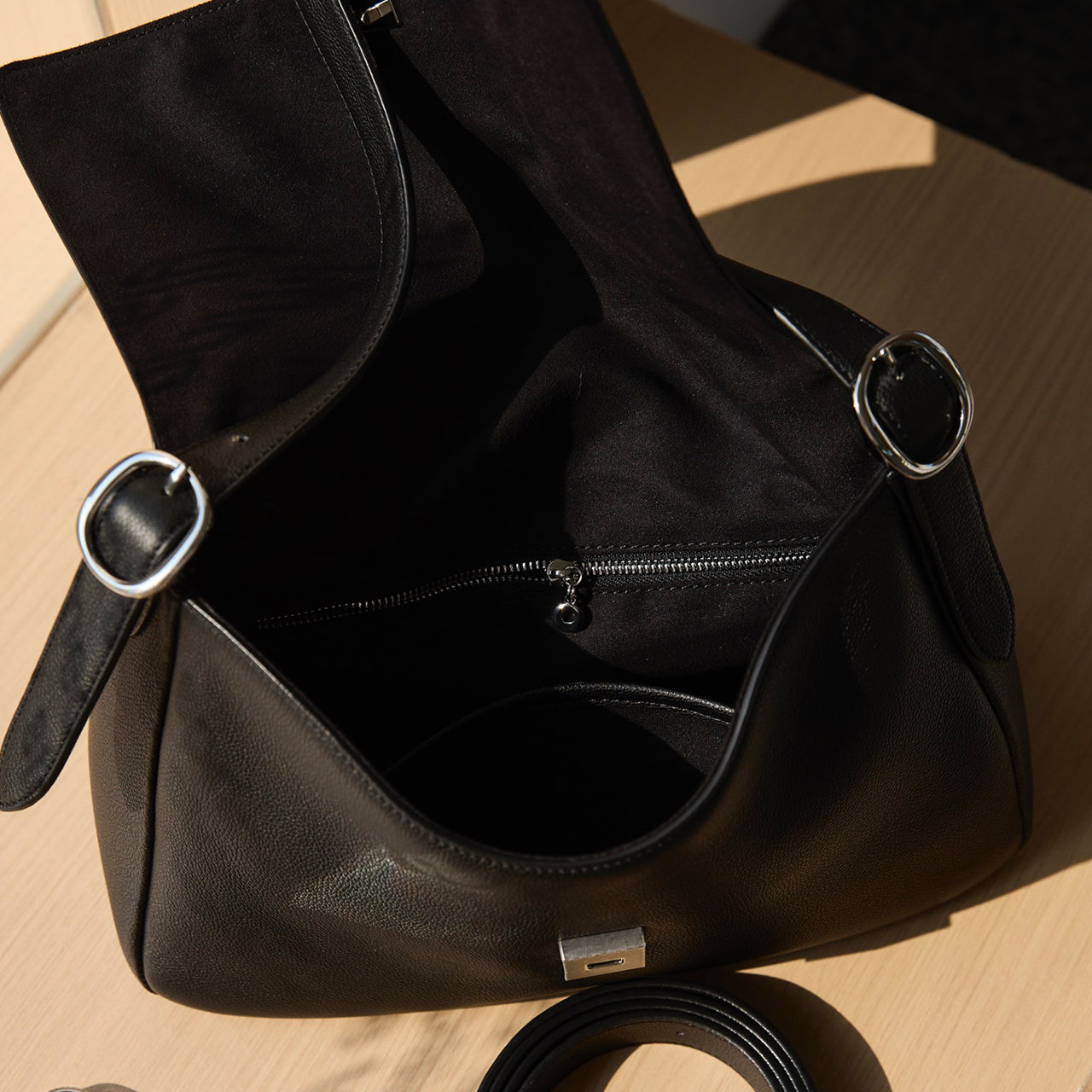 [PD1143] Top Grain Cowhide Leather Flap Shoulder & Crossbody Bag, Small Pebble Grain, Genuine Leather Sling bag, Classic Women's Crossbody Bag PD1143