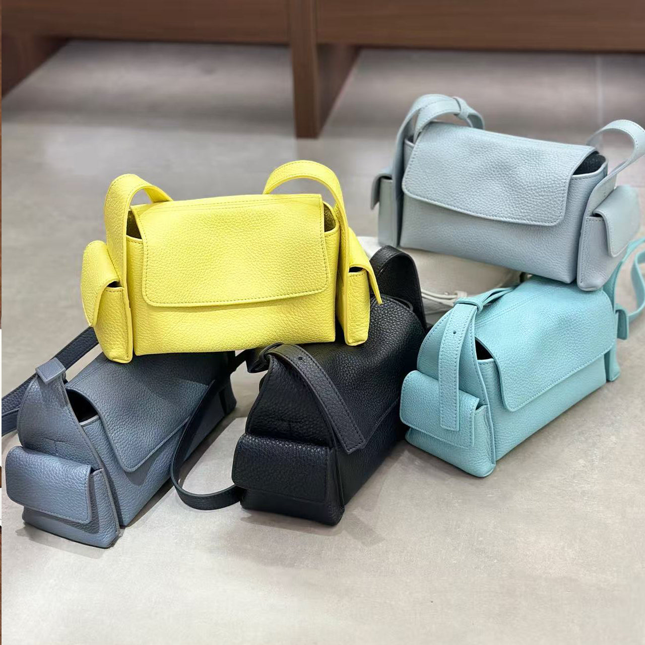 [PD1166] Luxury Grade Cowhide Leather Boston Crossbody Shoulder Bag – No Handles, Full-Grain Leather Women’s Purse, Elegant & Gift-Ready PD1166