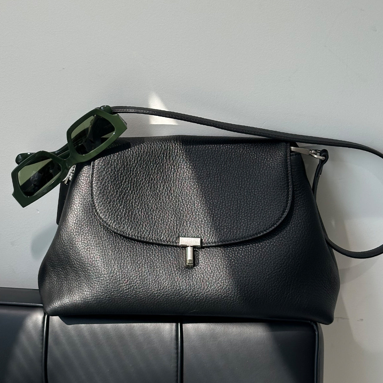 [PD1183] Deer-Embossed Top-Grain Cowhide Leather Flap Shoulder & Crossbody Bag, Large Capacity PD1183