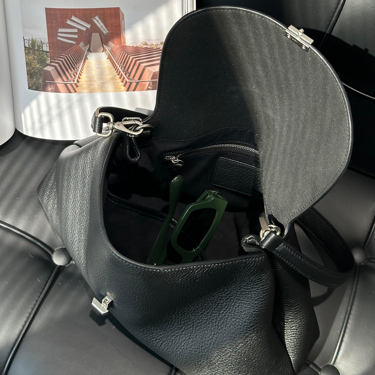 [PD1183] Deer-Embossed Top-Grain Cowhide Leather Flap Shoulder & Crossbody Bag, Large Capacity PD1183