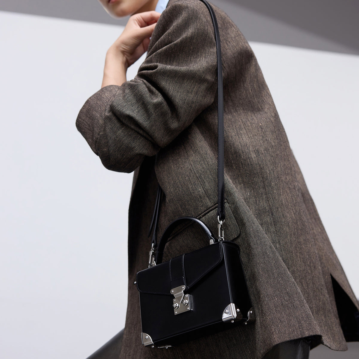 [PD1186] Women's Waxed Cowhide Leather Top-Handle Flap Bag – Convertible to Shoulder & Crossbody with Adjustable Strap, Structured Silhouette PD1186
