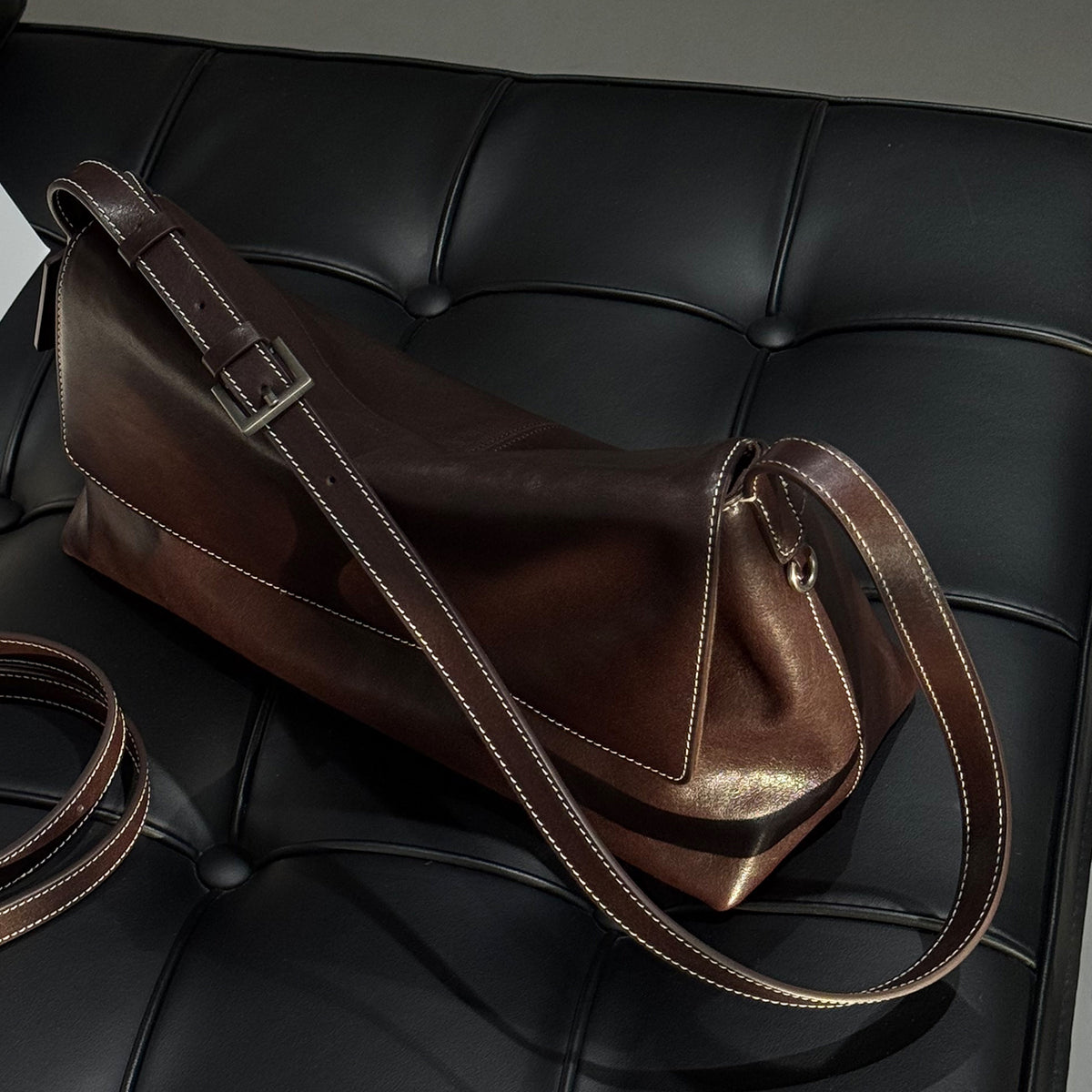 [PD1187] Women's Full-Grain Vegetable-Tanned Cowhide Leather Flap Handbag with Shoulder & Crossbody Sling Strap PD1187