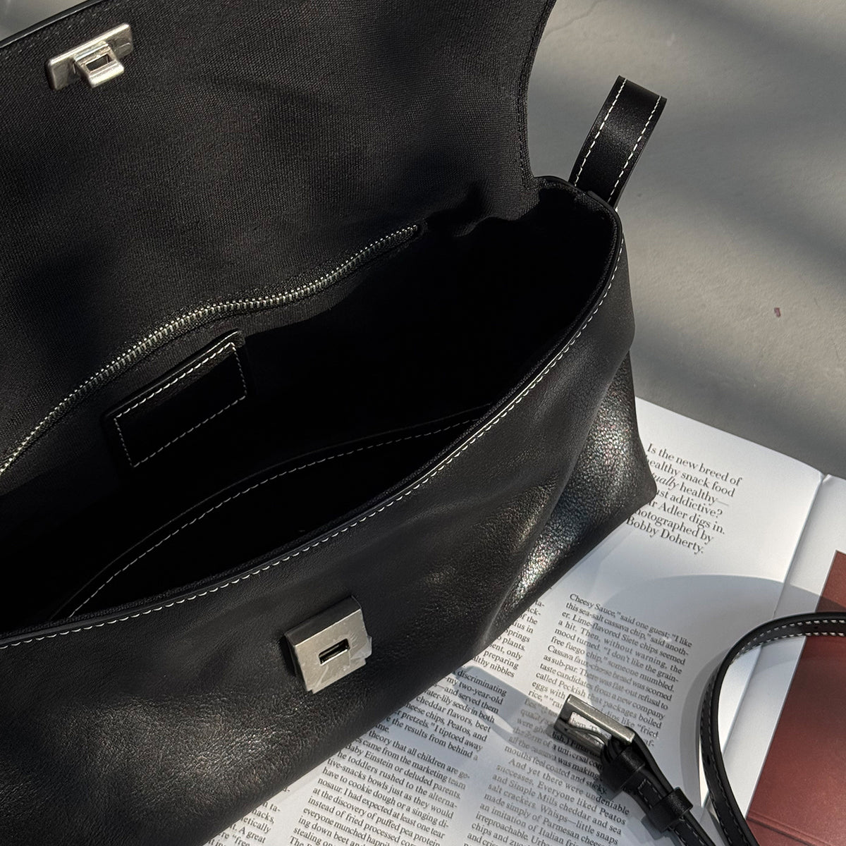 [PD1187] Women's Full-Grain Vegetable-Tanned Cowhide Leather Flap Handbag with Shoulder & Crossbody Sling Strap PD1187