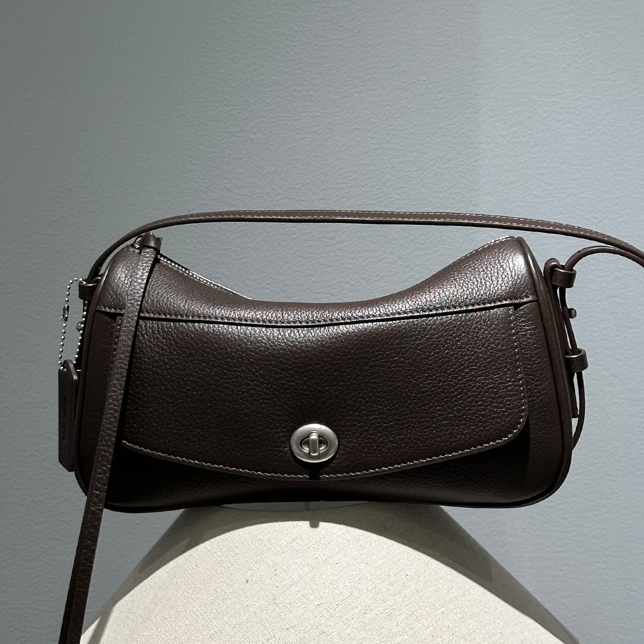[PD1194] Women's Genuine Leather Top-Layer Deer-Grain Hobo Shoulder Bag, 2-in-1 Adjustable Straps, 26.5cm Crescent Baguette Crossbody Bag for Daily Commute