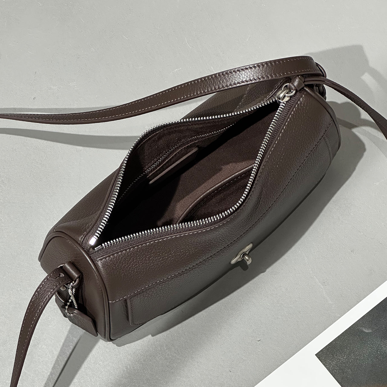 [PD1194] Women's Genuine Leather Top-Layer Deer-Grain Hobo Shoulder Bag, 2-in-1 Adjustable Straps, 26.5cm Crescent Baguette Crossbody Bag for Daily Commute