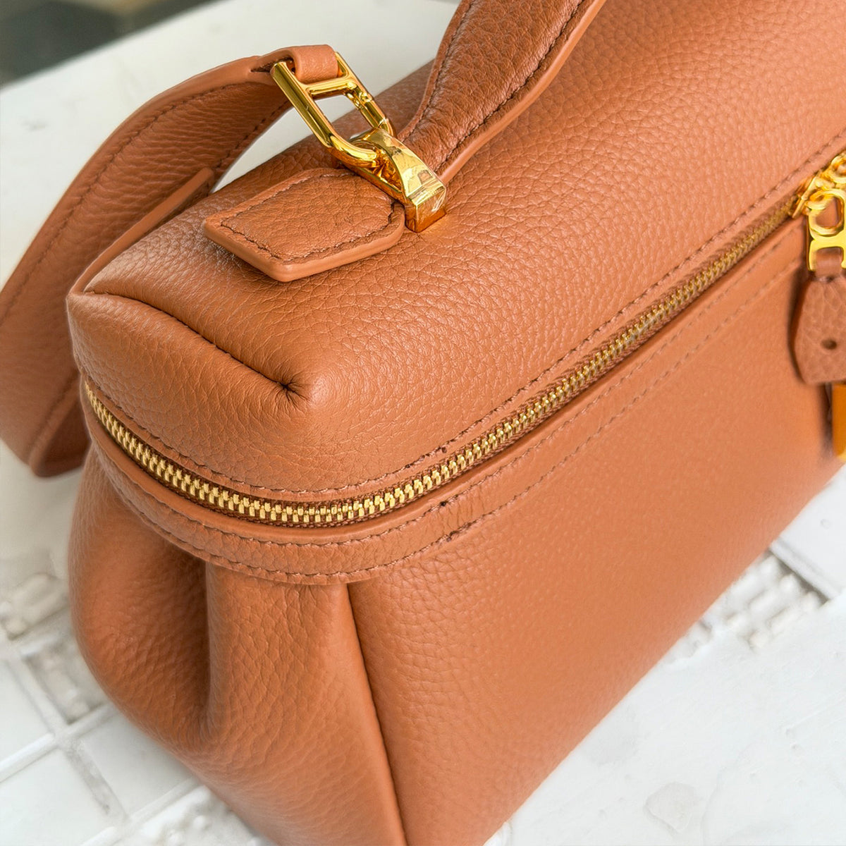 [PD1211] Women's All Leather Full Grain Pebbled Cowhide Handbag with Sheep Leather Lining – Multi Way Gold Lock Crossbody Bag with Detachable Straps PD1211