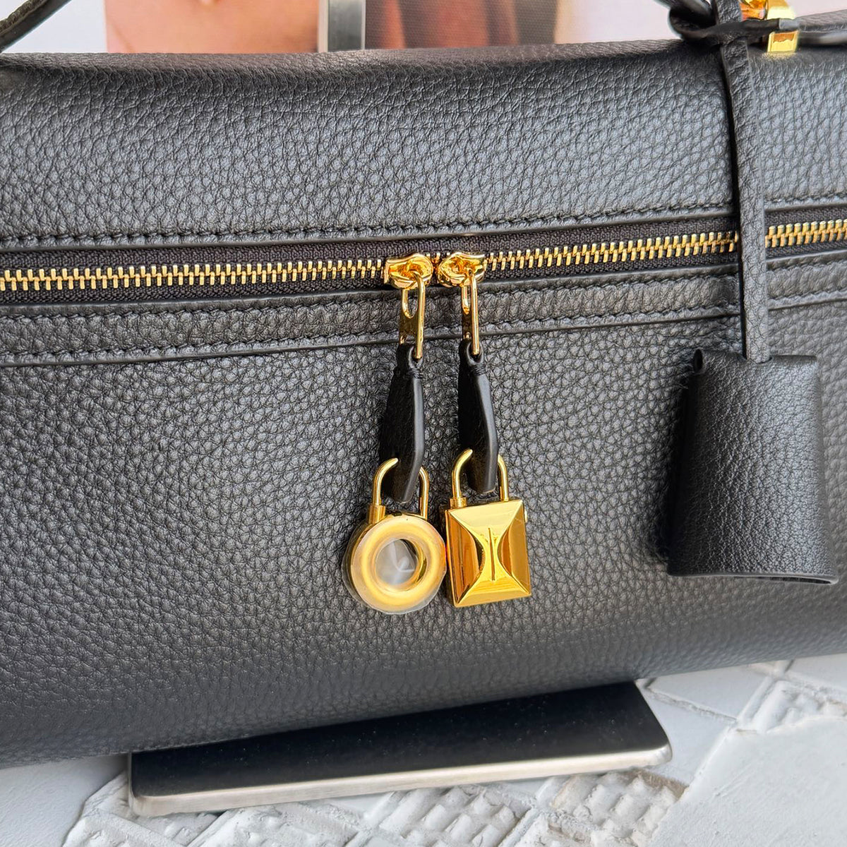 [PD1211] Women's All Leather Full Grain Pebbled Cowhide Handbag with Sheep Leather Lining – Multi Way Gold Lock Crossbody Bag with Detachable Straps PD1211